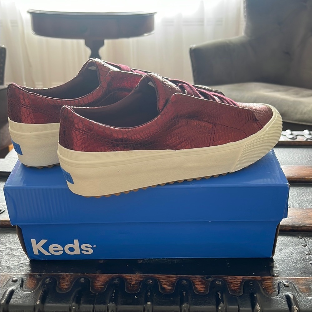 Keds Remi Athletic Shoes Classic Low-Top Design